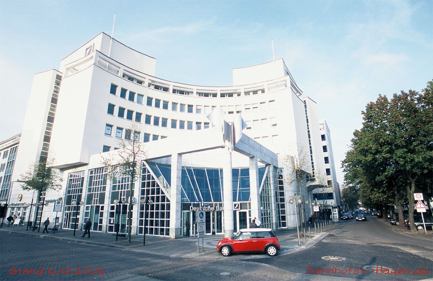 Und so sieht das Gebäude der Deutschen Bank in Wirklichkeit aus / Foto attty.de