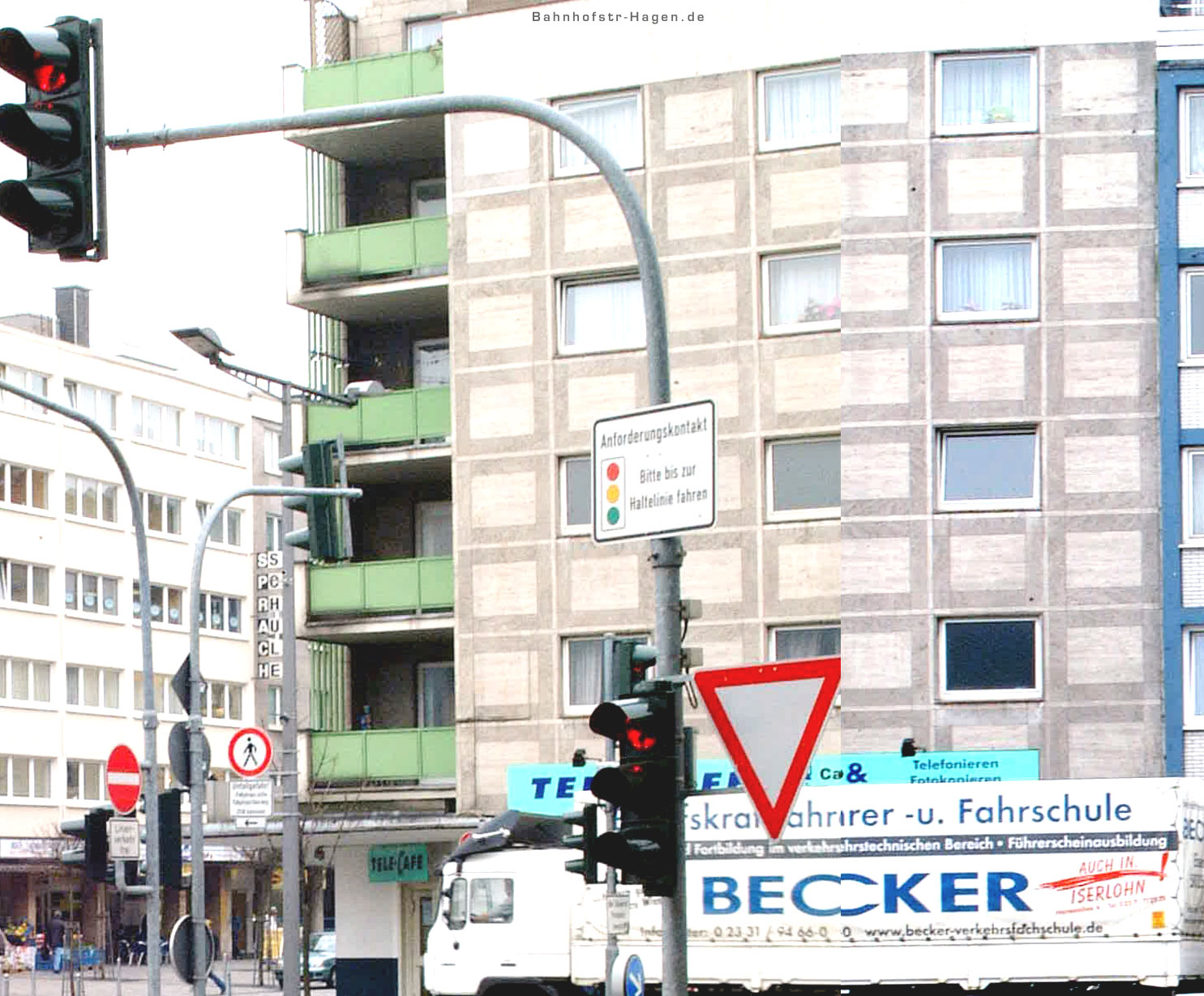 Blick vom Ausgang techn. Rathaus II rüber in die Bahnhofstr